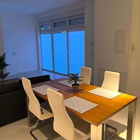 Schoene Ruhige Fuer 5, Zentral, Garage *